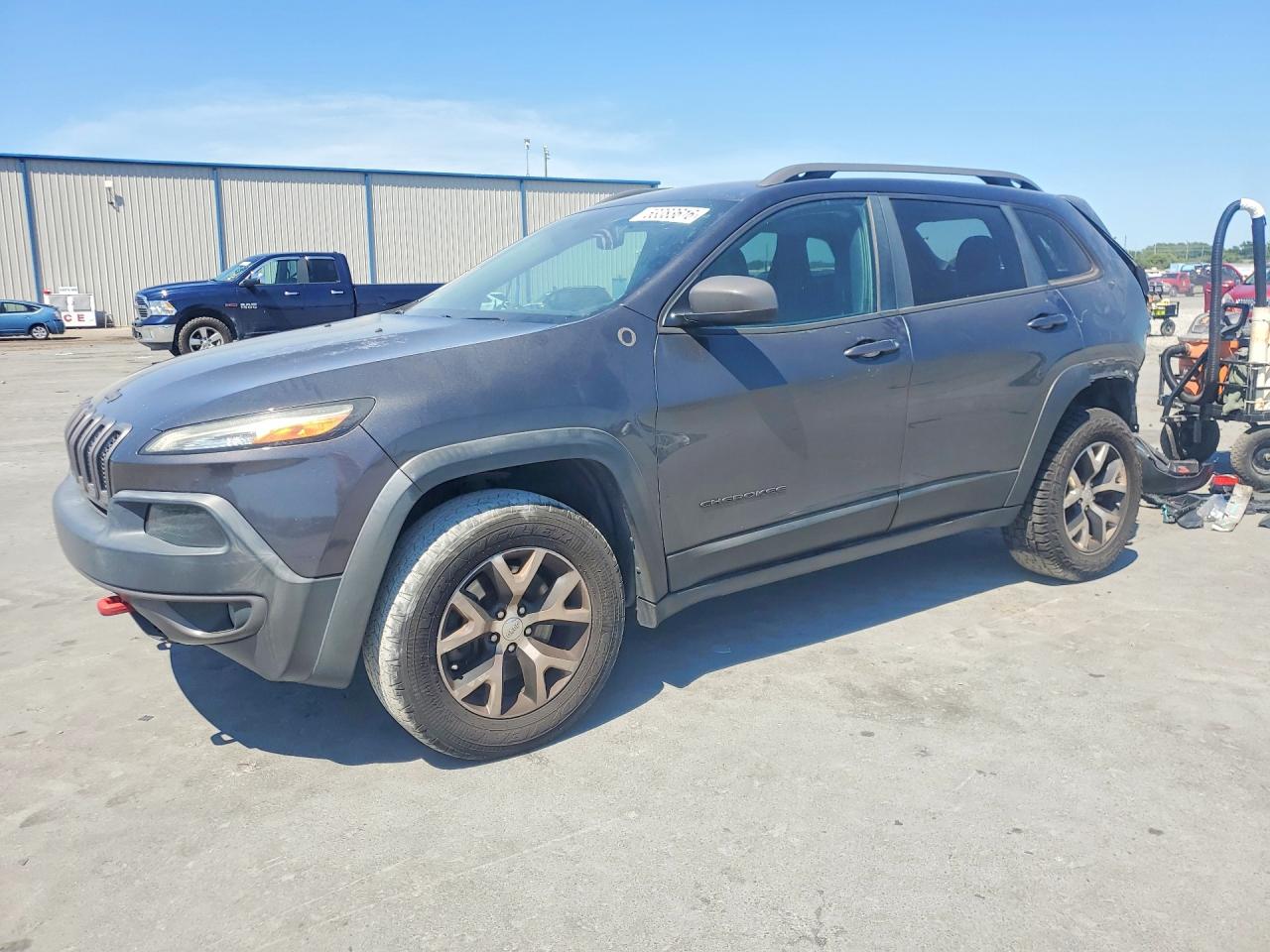 2015 Jeep Cherokee Trailhawk, VIN 1C4PJMBS8FW503881 — Зад