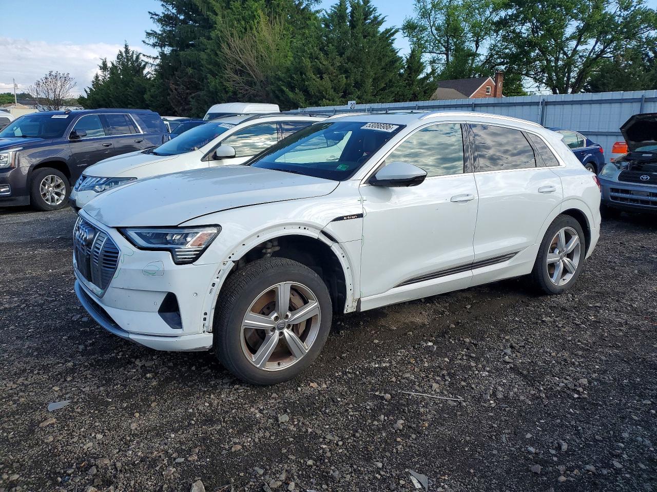 2019 Audi e-tron Prestige, VIN WA1VABGE1KB017214 — Front end