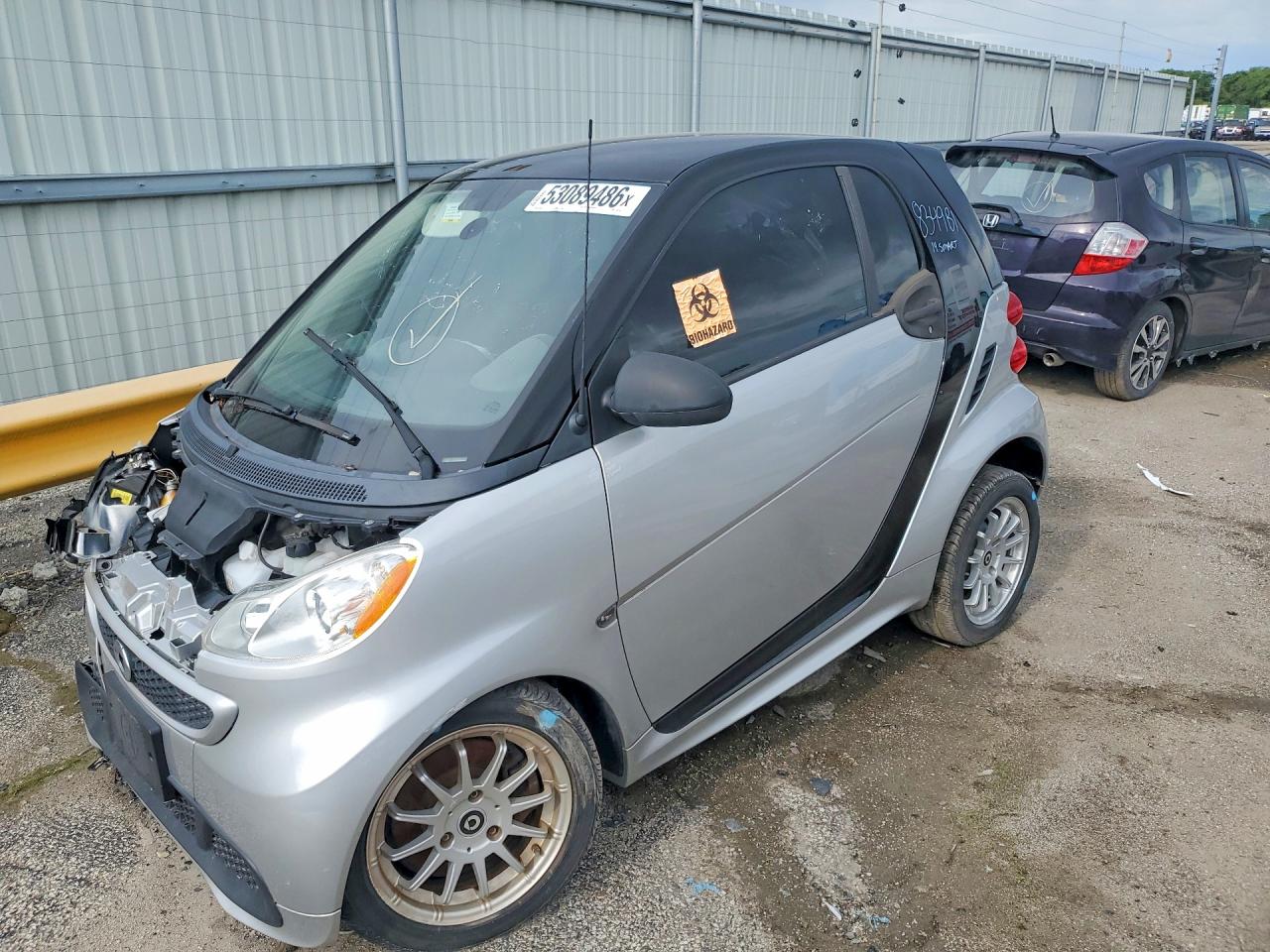 2014 Smart fortwo Passion, VIN WMEEJ9AA7EK736218 — Перед