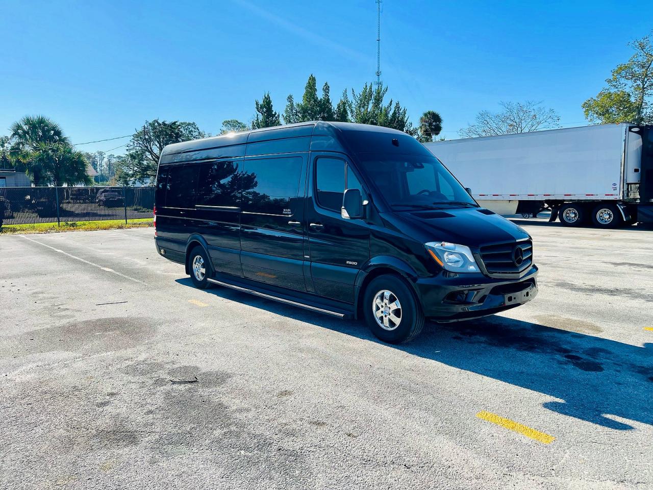 2014 Mercedes-Benz Sprinter Cargo, VIN WD3PE8CC6E5927934 — Minor dents and scratches