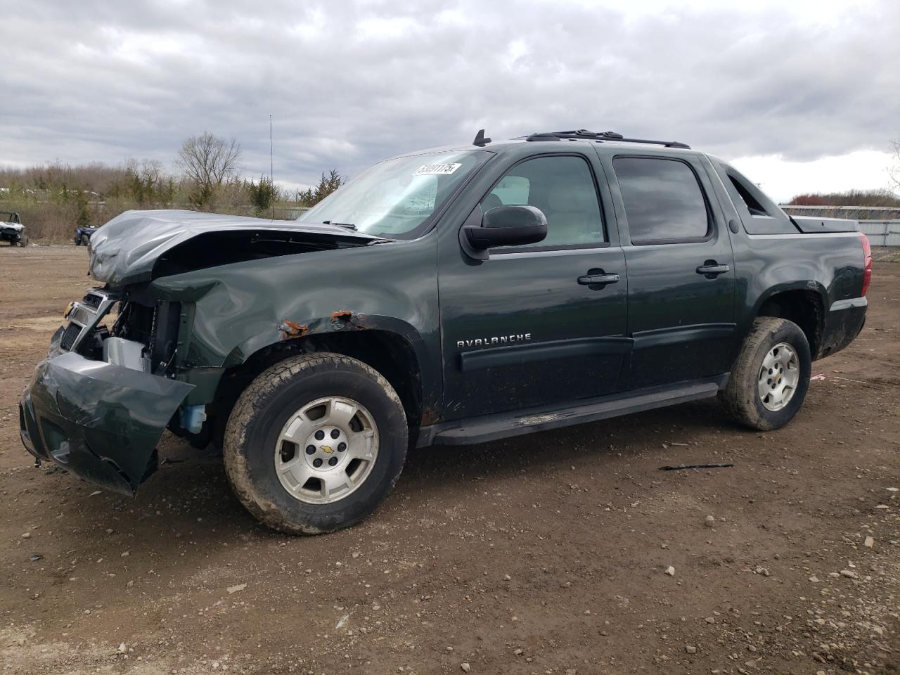 2013 Chevrolet Avalanche LS, VIN 3GNMCEE09DG298846 — Front end