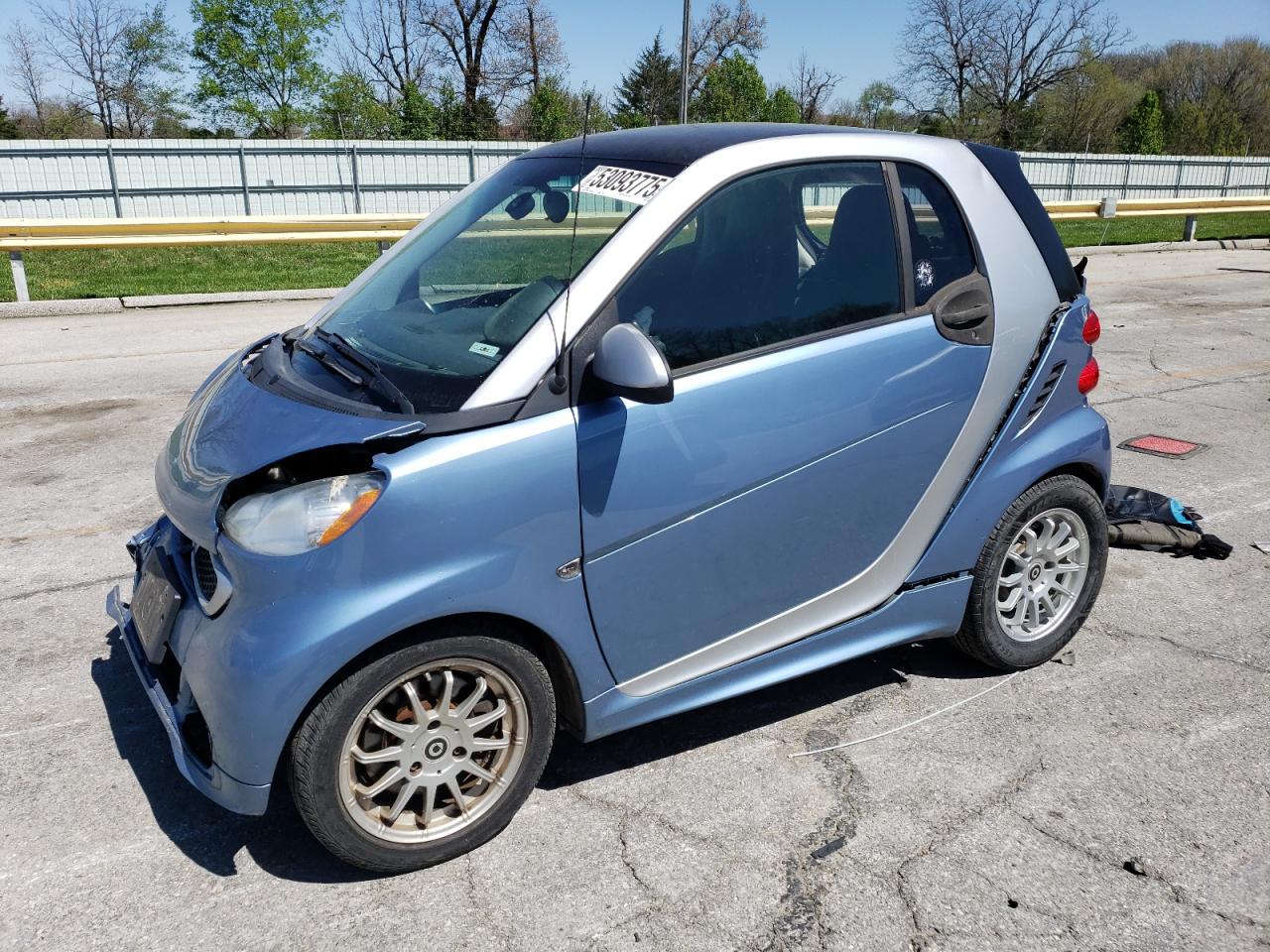 2013 Smart fortwo Pure, VIN WMEEJ3BA7DK695227 — Перед