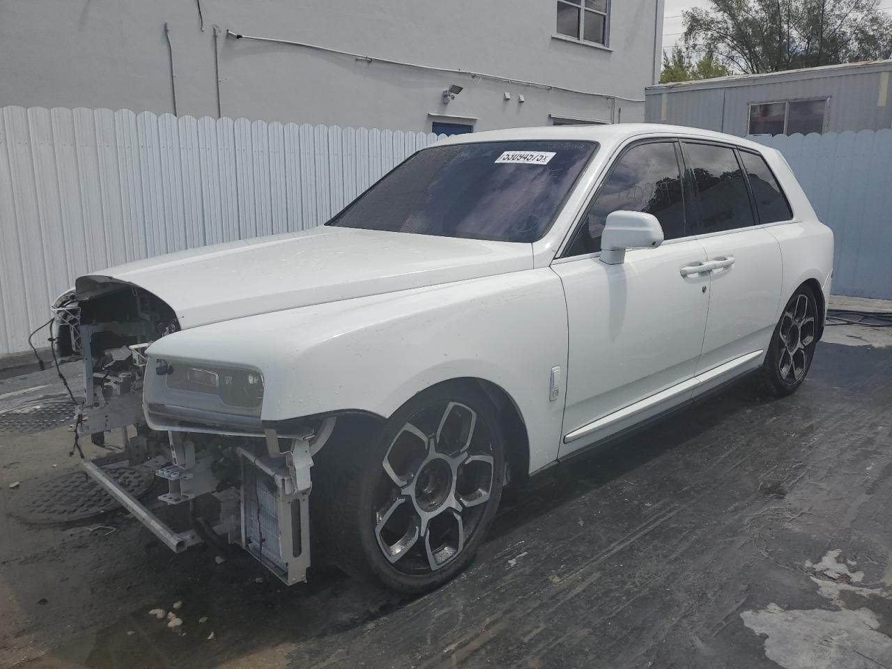 2020 Rolls-Royce Cullinan, VIN SLATV4C00LU202245 — Перед