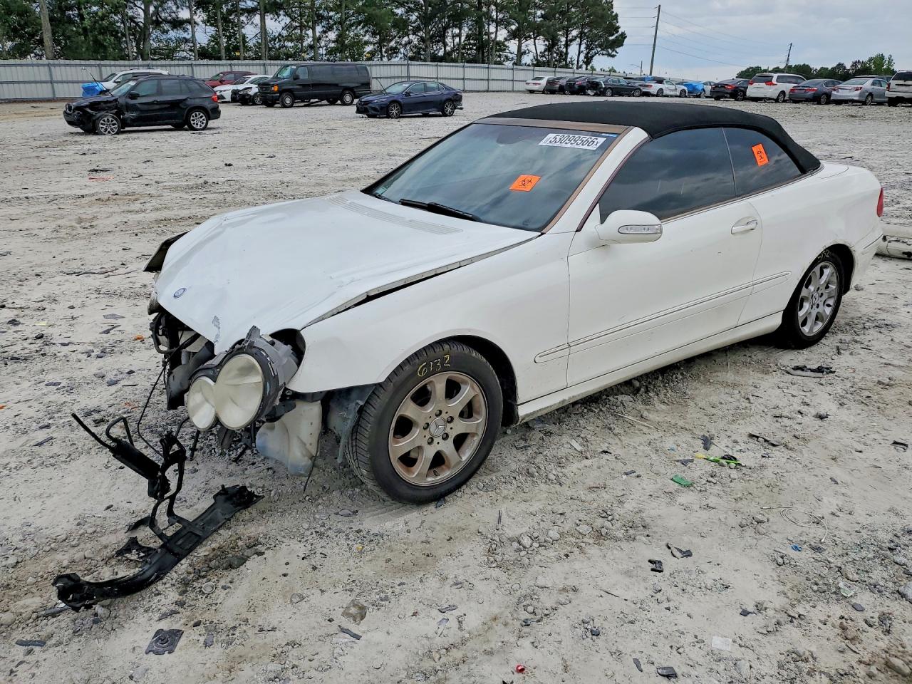 2004 Mercedes-Benz CLK 320, VIN WDBTK65G04T013964 — Front end