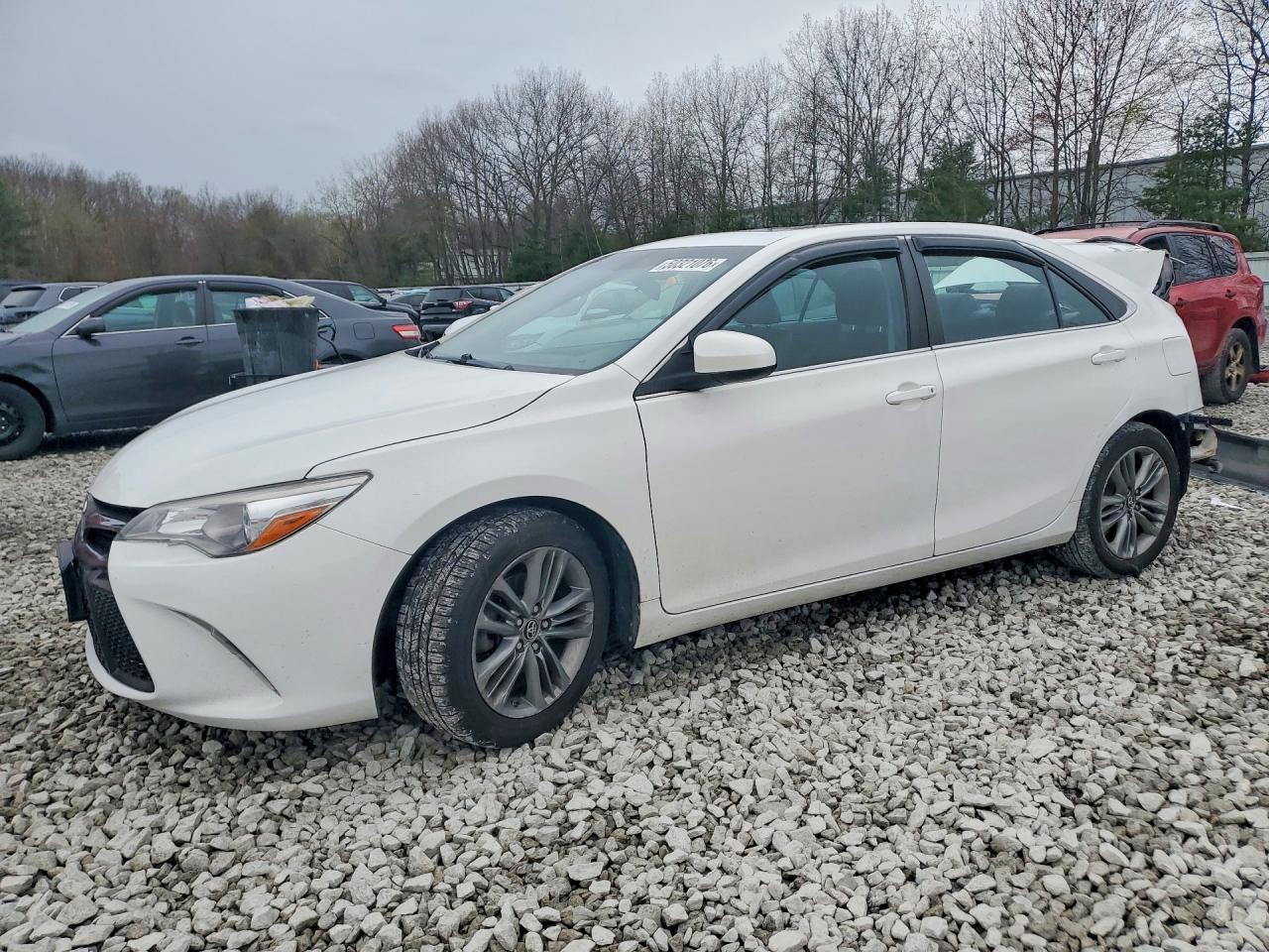 2016 Toyota Camry SE, VIN 4T1BF1FK3GU215702 — Rear end