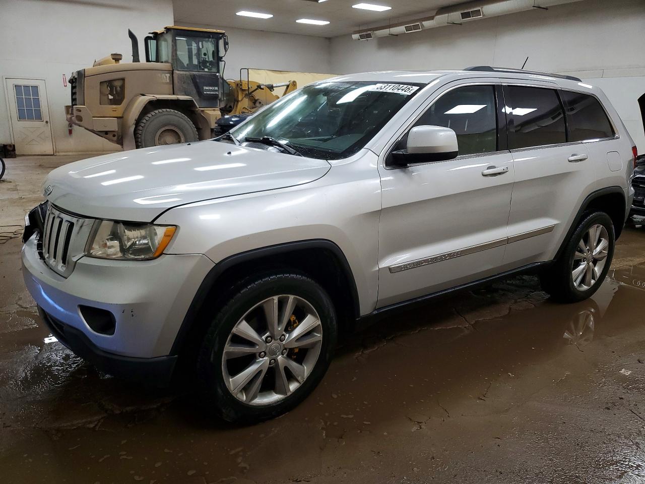 2013 Jeep Grand Cherokee Laredo, VIN 1C4RJFAG2DC649676 — Front end