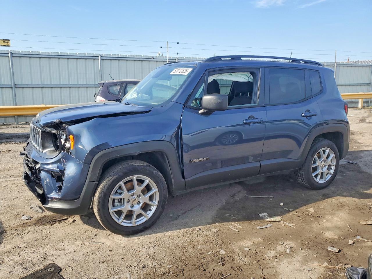 2022 Jeep Renegade Latitude, VIN ZACNJDB15NPN44539 — Перед
