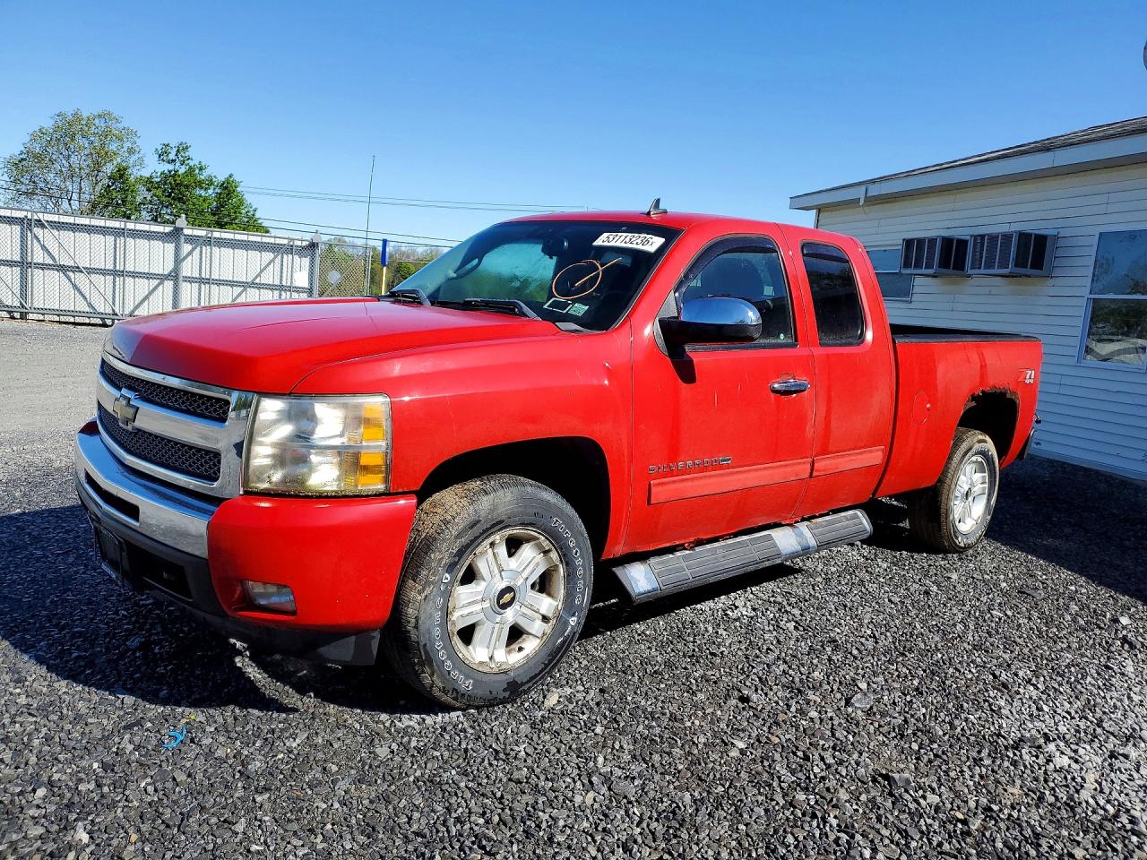 2011 Chevrolet Silverado 1500 LT, VIN 1GCRKSE38BZ202552 — Undercarriage