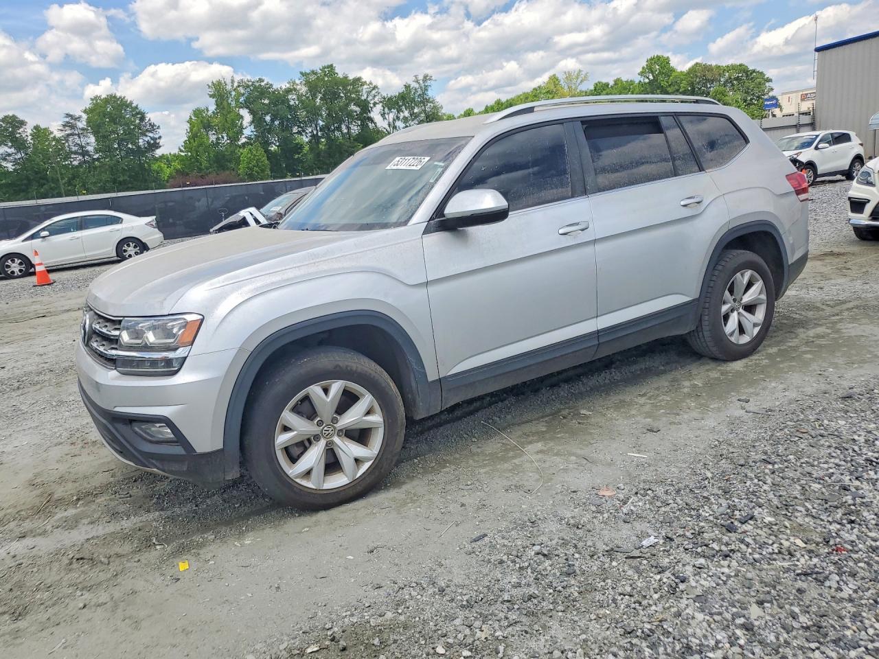 2018 Volkswagen Atlas SE, VIN 1V2CR2CA9JC589390 — Minor dents and scratches