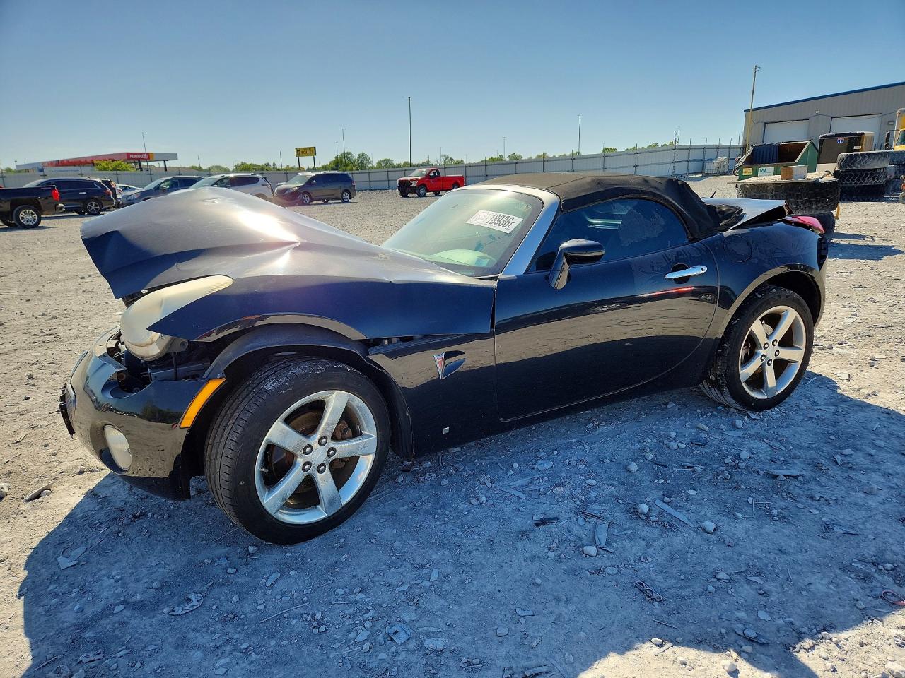 2008 Pontiac Solstice, VIN 1G2MB35B38Y108380 — Front end