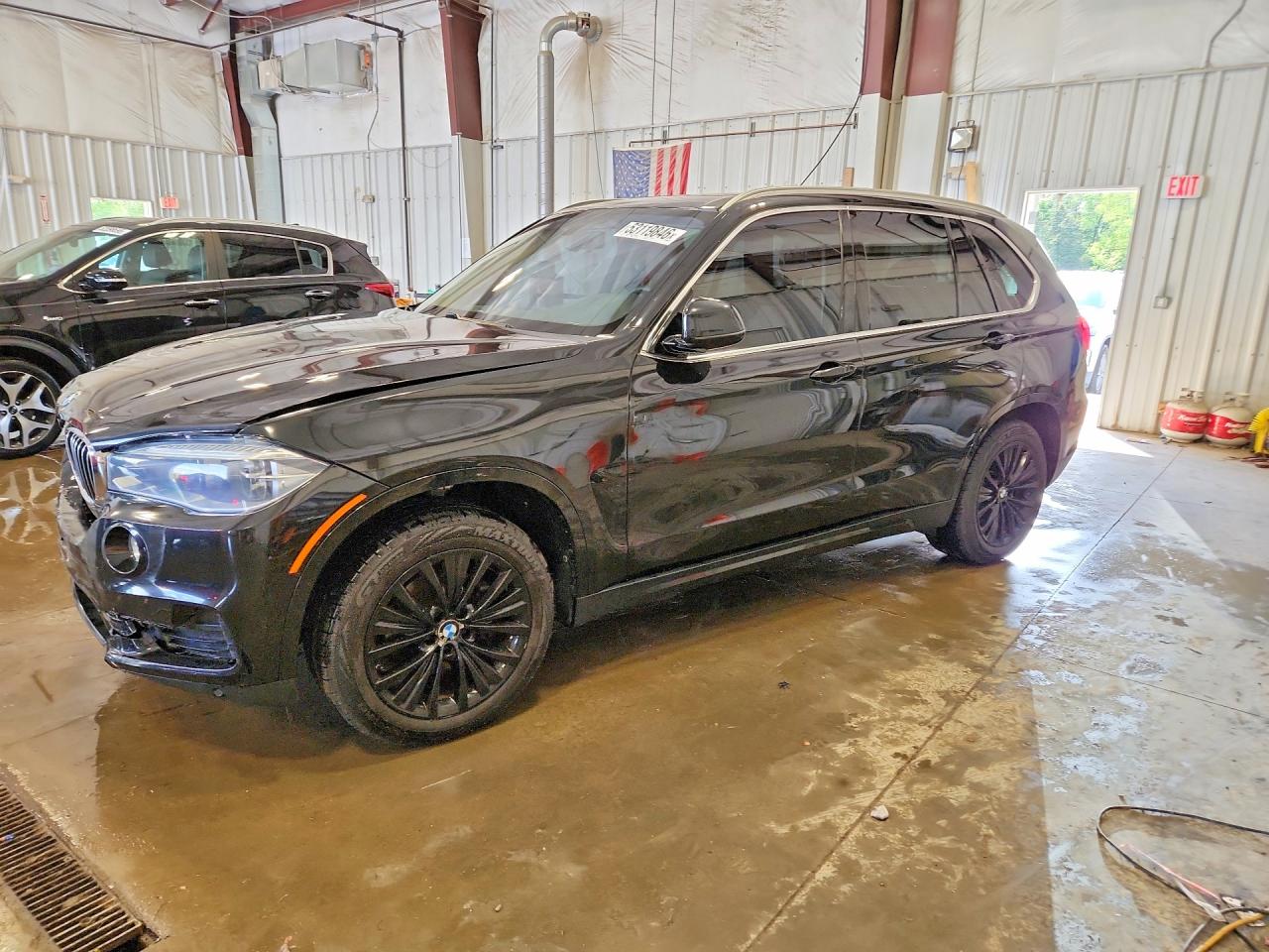 2016 BMW X5 xDrive35i, VIN 5UXKR0C59G0P34831 — Front end
