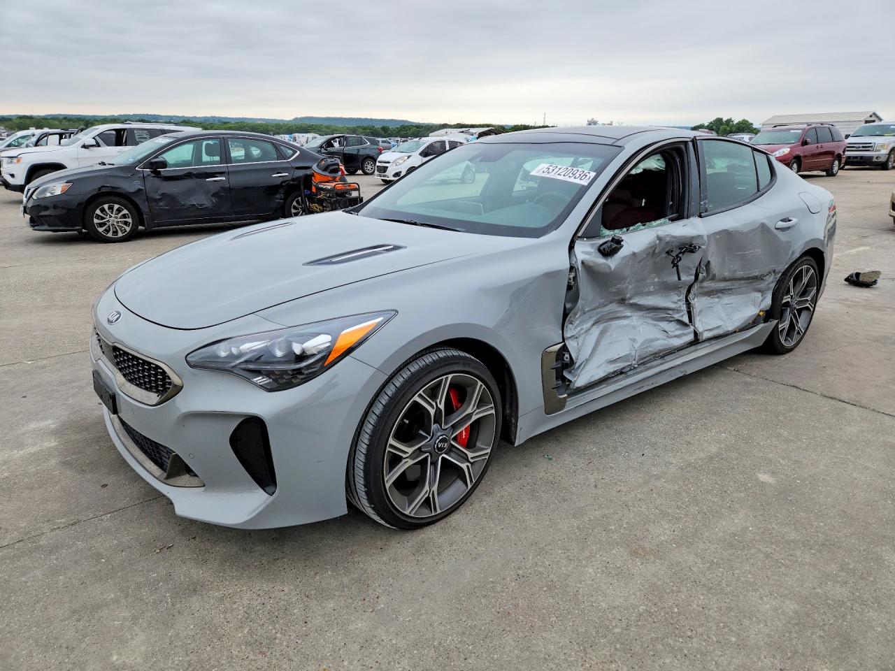 2020 Kia Stinger GT1, VIN KNAE45LC1L6080209 — Бок
