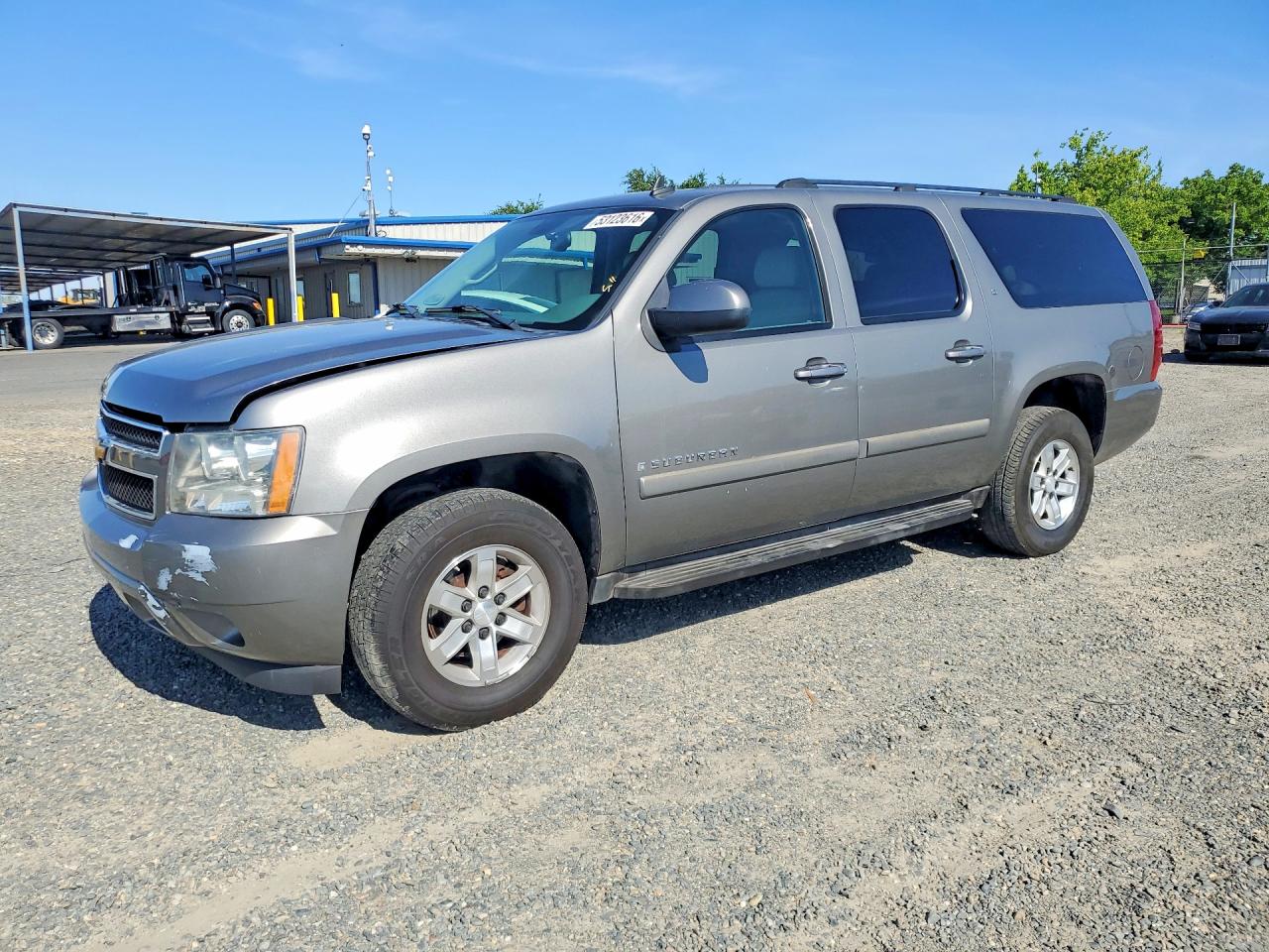 2007 Chevrolet Suburban LTZ, VIN 1GNFK16387J166953 — Front end