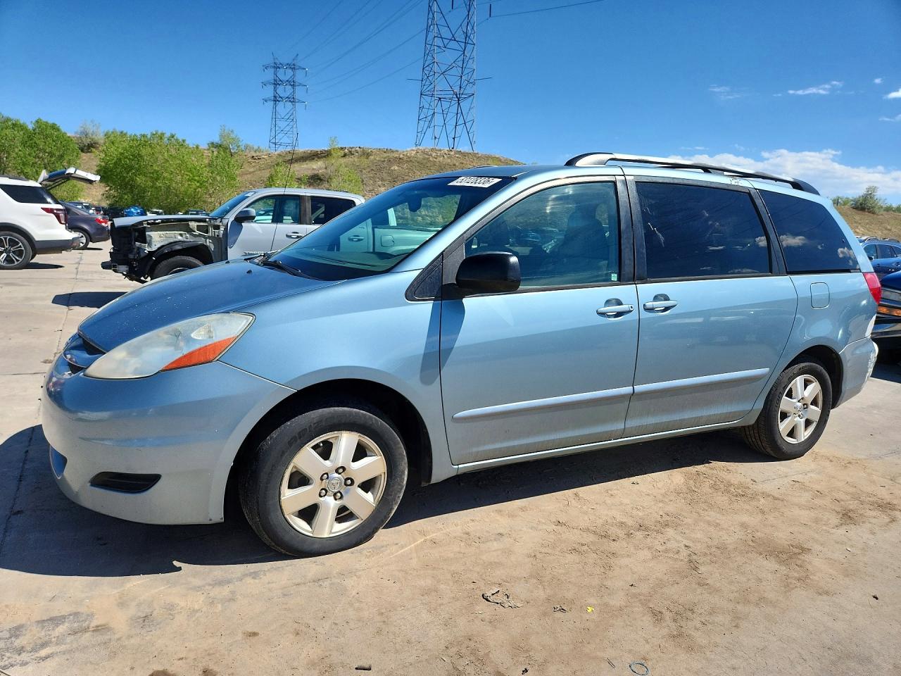 2009 Toyota Sienna LE, VIN 5TDZK23C19S229526 — Rear end