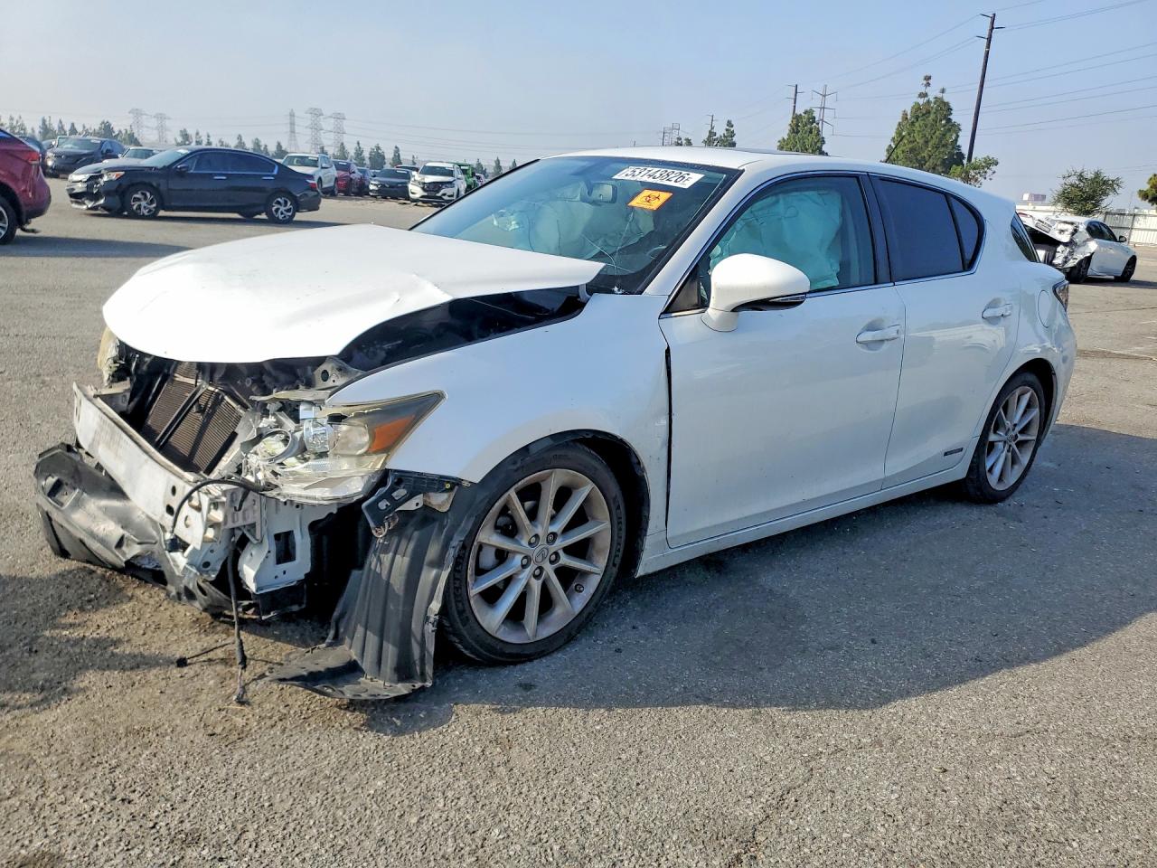 2011 Lexus CT 200h Premium, VIN JTHKD5BH5B2012888 — Перед
