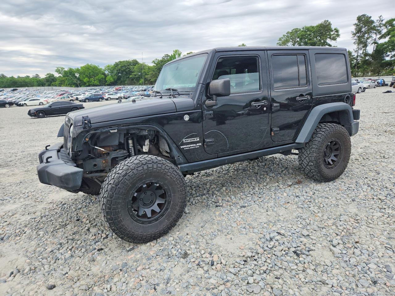 2017 Jeep Wrangler Unlimited Big Bear, VIN 1C4BJWDG4HL597700 — Front end