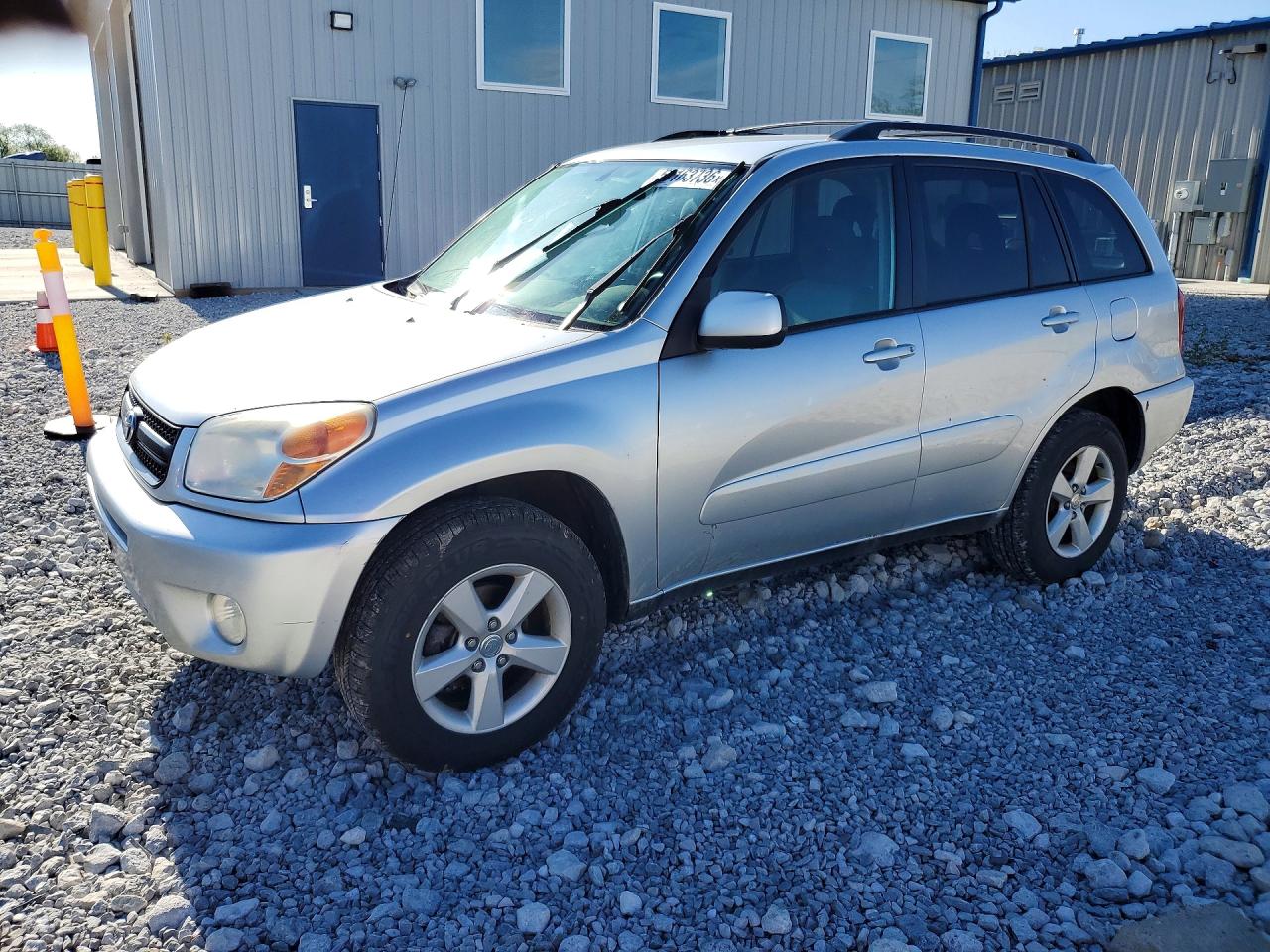 2005 Toyota RAV4, VIN JTEHD20VX56033733 — Minor dents and scratches
