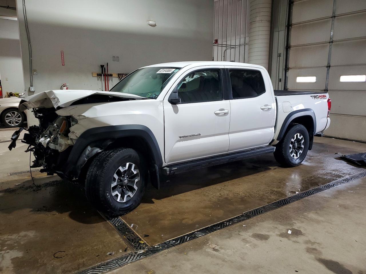2019 Toyota Tacoma SR, VIN 3TMCZ5AN4KM269581 — Front end