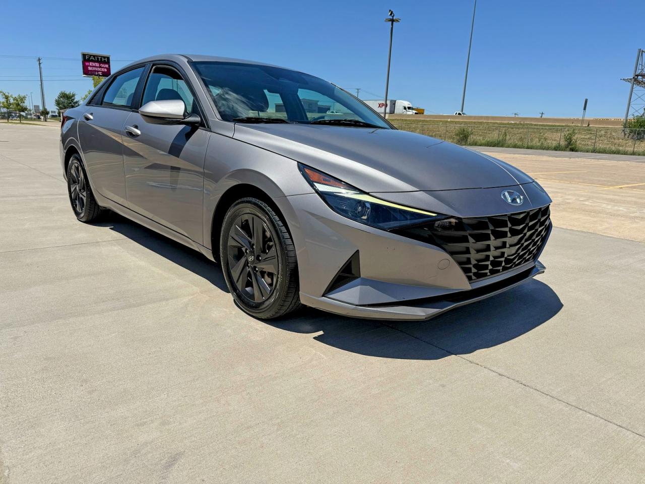 2021 Hyundai Elantra SEL, VIN KMHLM4AG3MU192044 — Auction photo