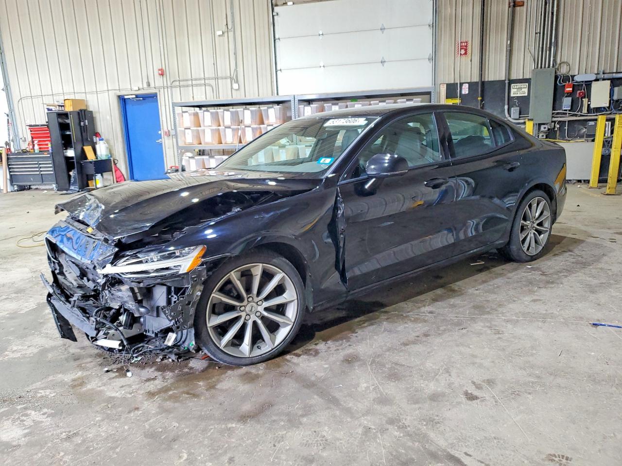 2020 Volvo S60 Momentum, VIN 7JRA22TKXLG066480 — Front end