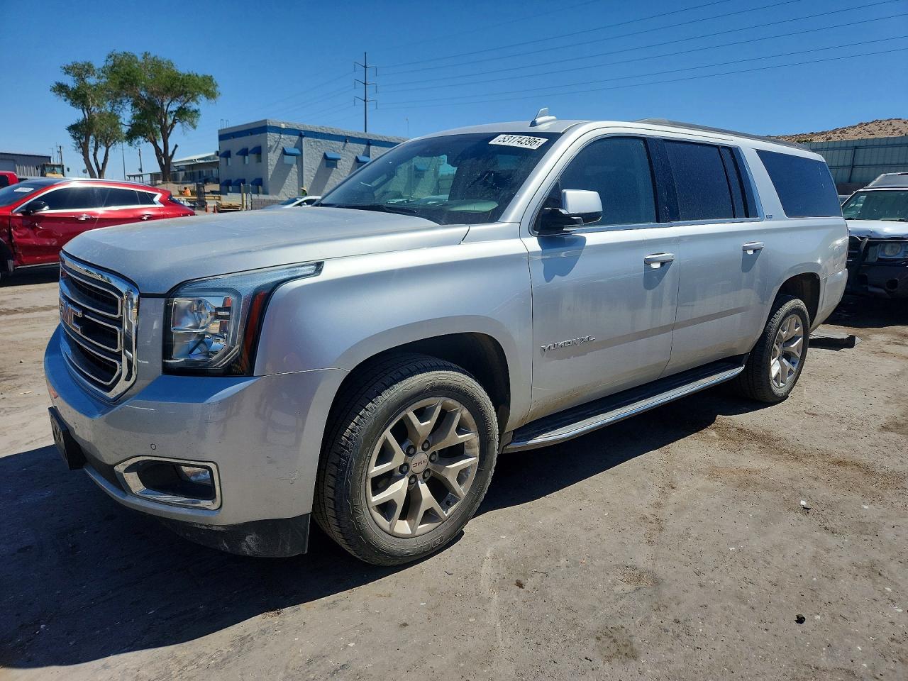 2017 GMC Yukon XL SLT, VIN 1GKS2GKC6HR161192 — Minor dents and scratches