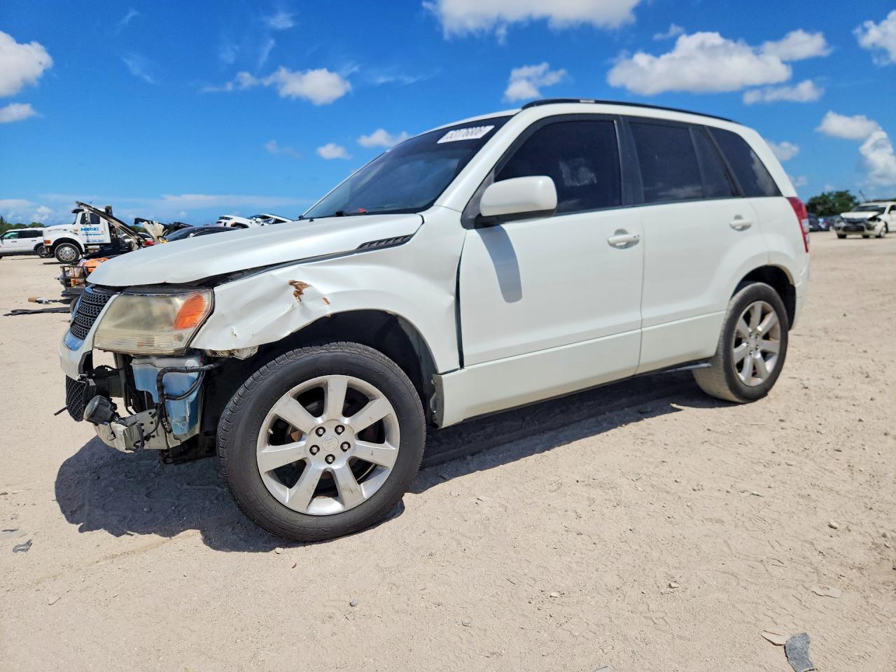 2011 Suzuki Grand Vitara Limited, VIN JS3TD0D72B4100056 — Front end