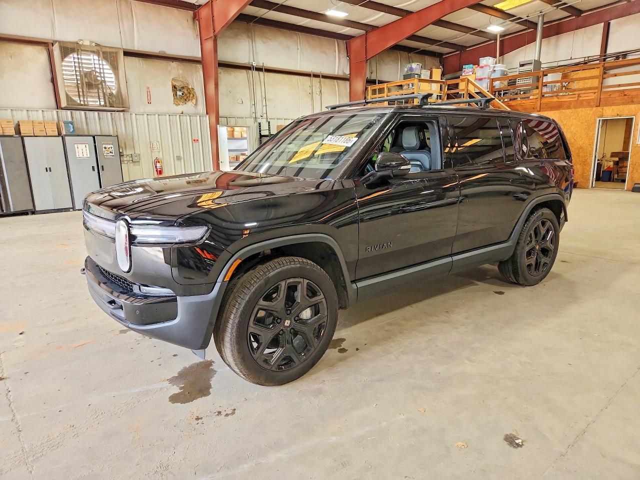 2025 Rivian R1S Adventure, VIN 7PDSGBBA7SN059096 — Rear end