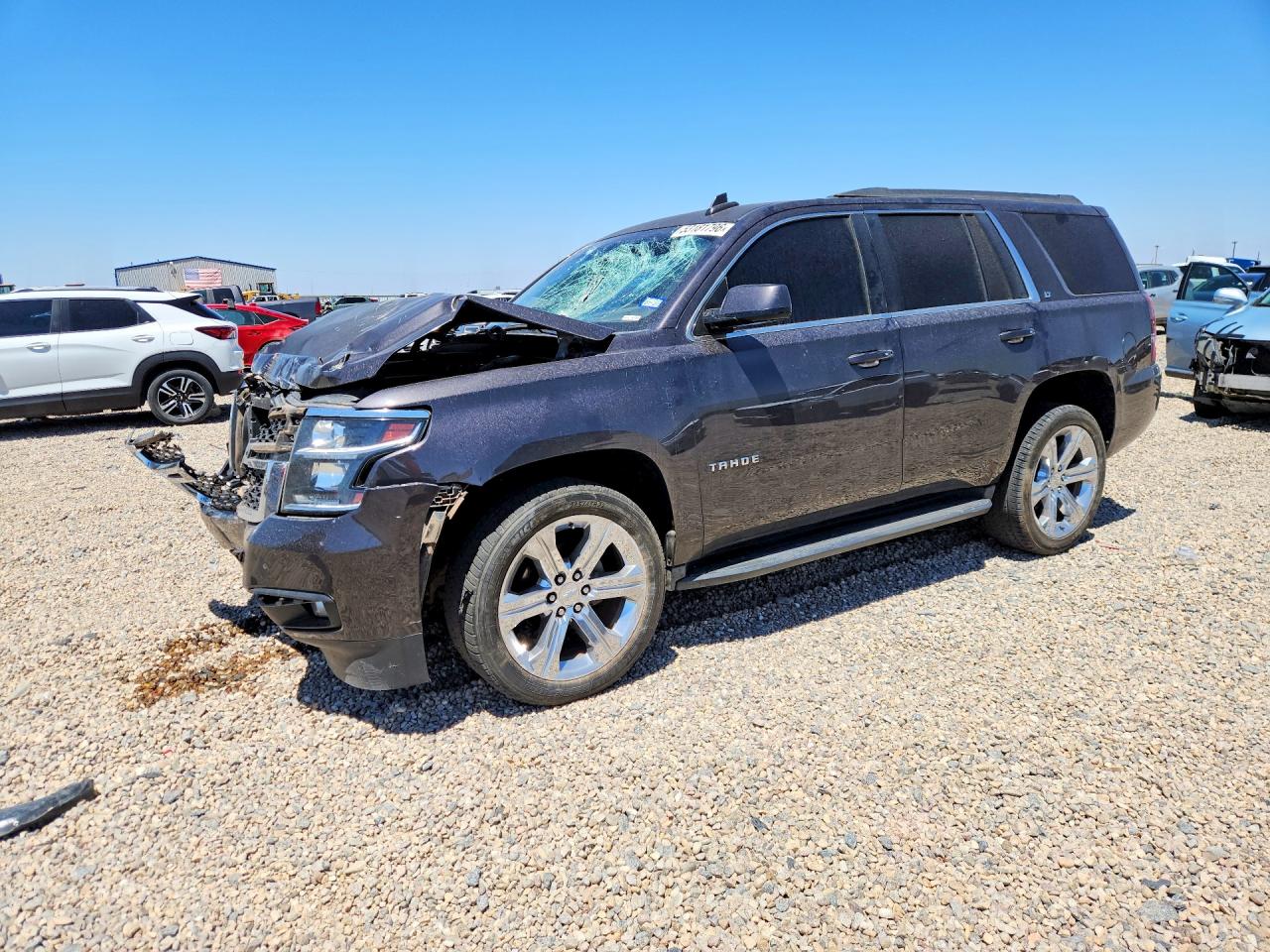 2016 Chevrolet Tahoe LT, VIN 1GNSKBKC8GR371832 — Перед