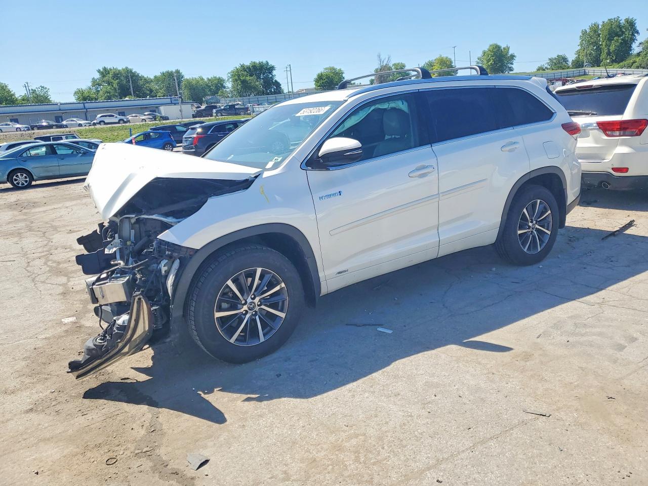 2018 Toyota Highlander Hybrid XLE, VIN 5TDJGRFH3JS043652 — Front end