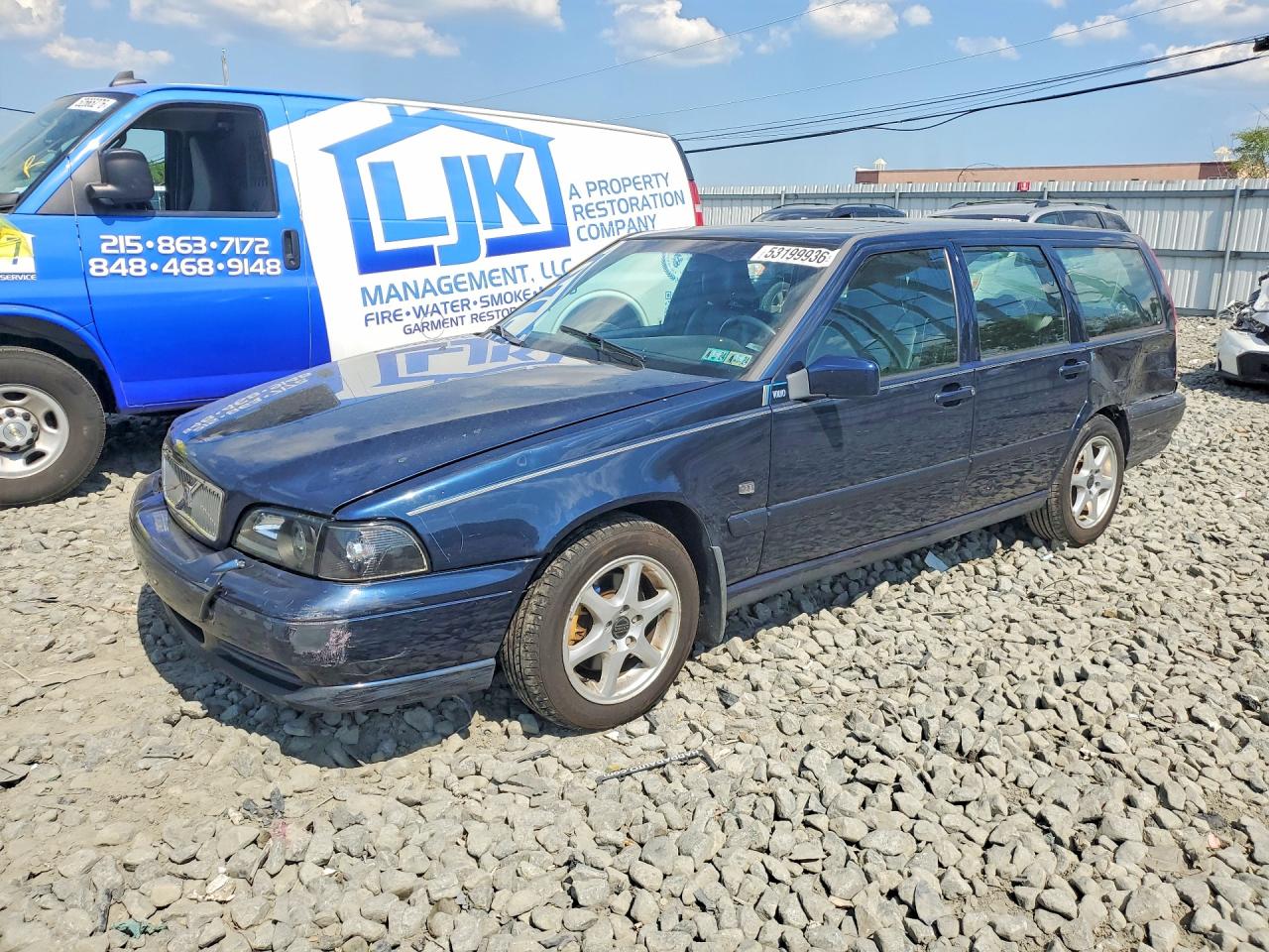 2000 Volvo V70, VIN YV1LW61J9Y2700972 — Side