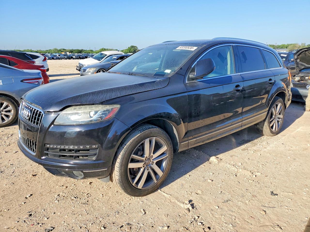 2014 Audi Q7 Premium Plus, VIN WA1LGAFE9ED009453 — Мелкие вмятины и царапины