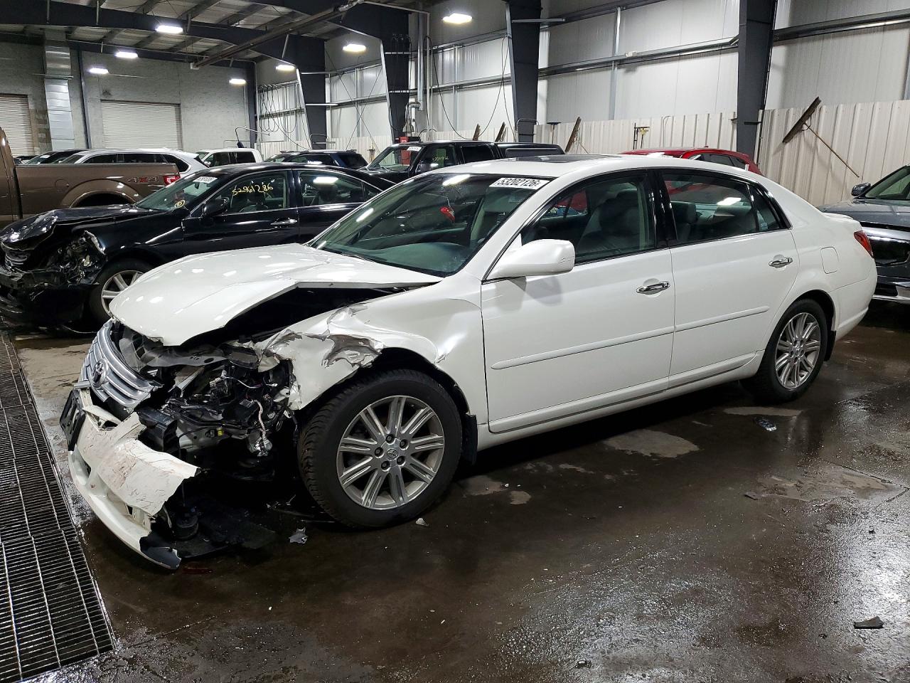 2008 Toyota Avalon Limited, VIN 4T1BK36B68U280360 — Front end