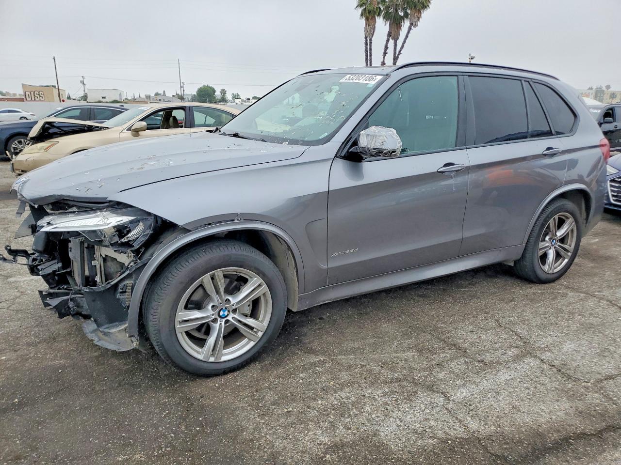 2018 BMW X5 xDrive35d, VIN 5UXKS4C55J0Y17949 — Front end