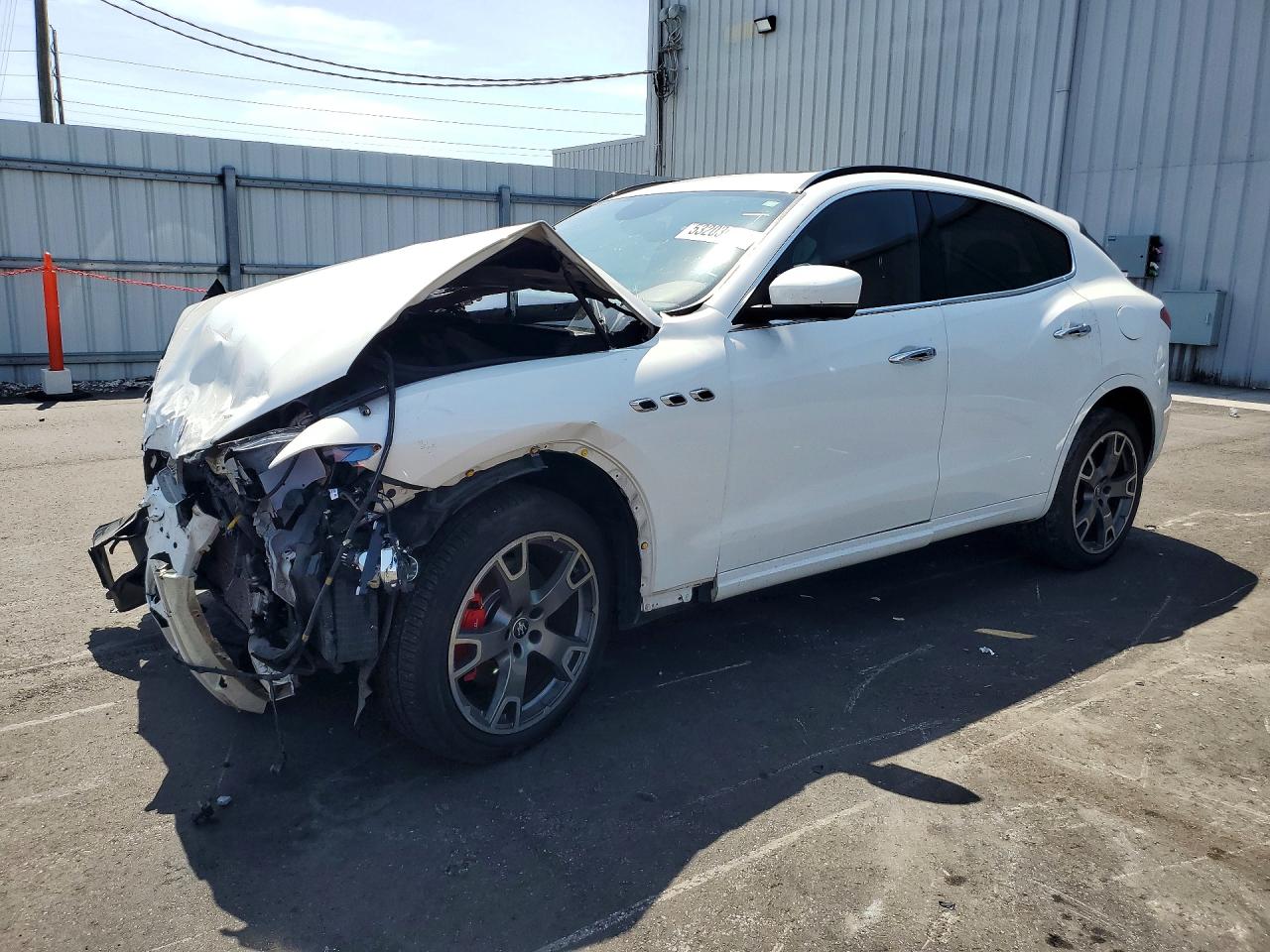 2019 Maserati Levante, VIN ZN661XUA1KX333822 — Front end