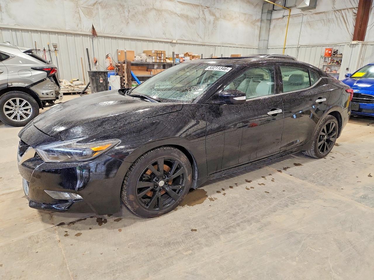 2017 Nissan Maxima SV, VIN 1N4AA6AP0HC454927 — Вандализм