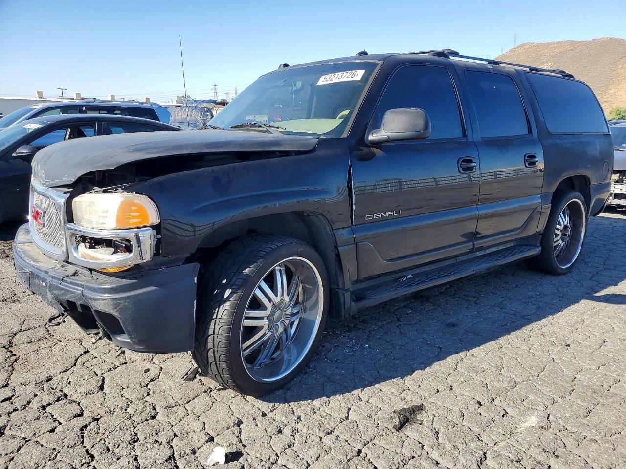 2005 GMC Yukon XL, VIN 1GKFK66U55J221326 — Front end