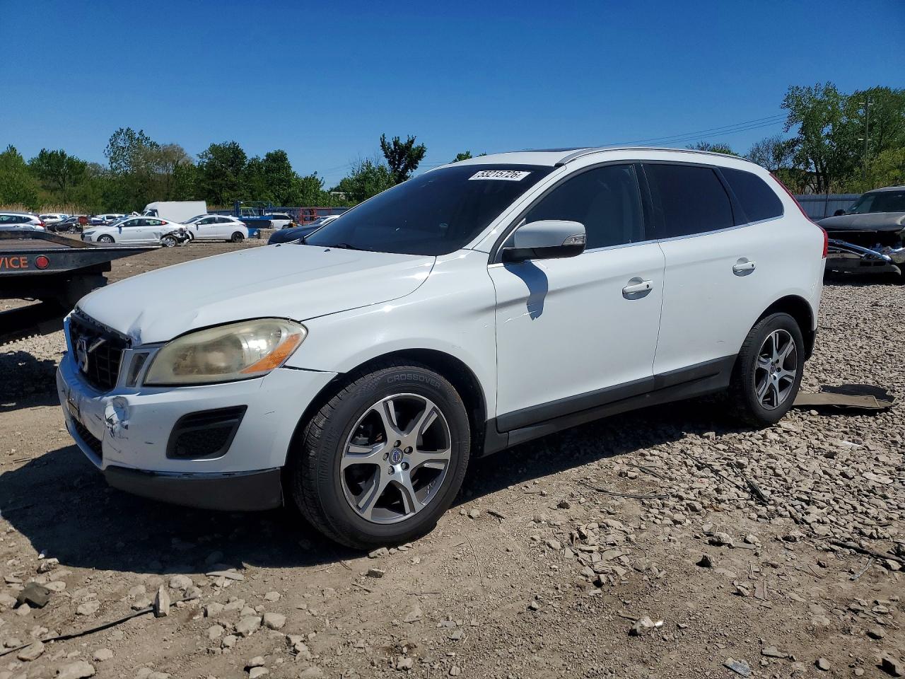 2011 Volvo XC60 3.0T, VIN YV4902DZ8B2180697 — Front end