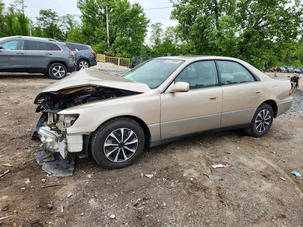 2000 Lexus ES 300, VIN JT8BF28G0Y5083057 — Перед