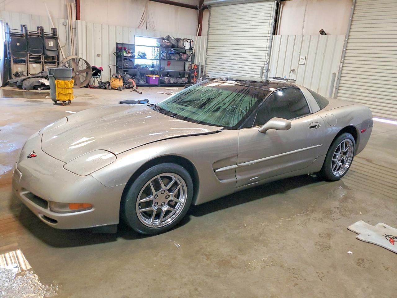 2000 Chevrolet Corvette, VIN 1G1YY22G1Y5111312 — Minor dents and scratches