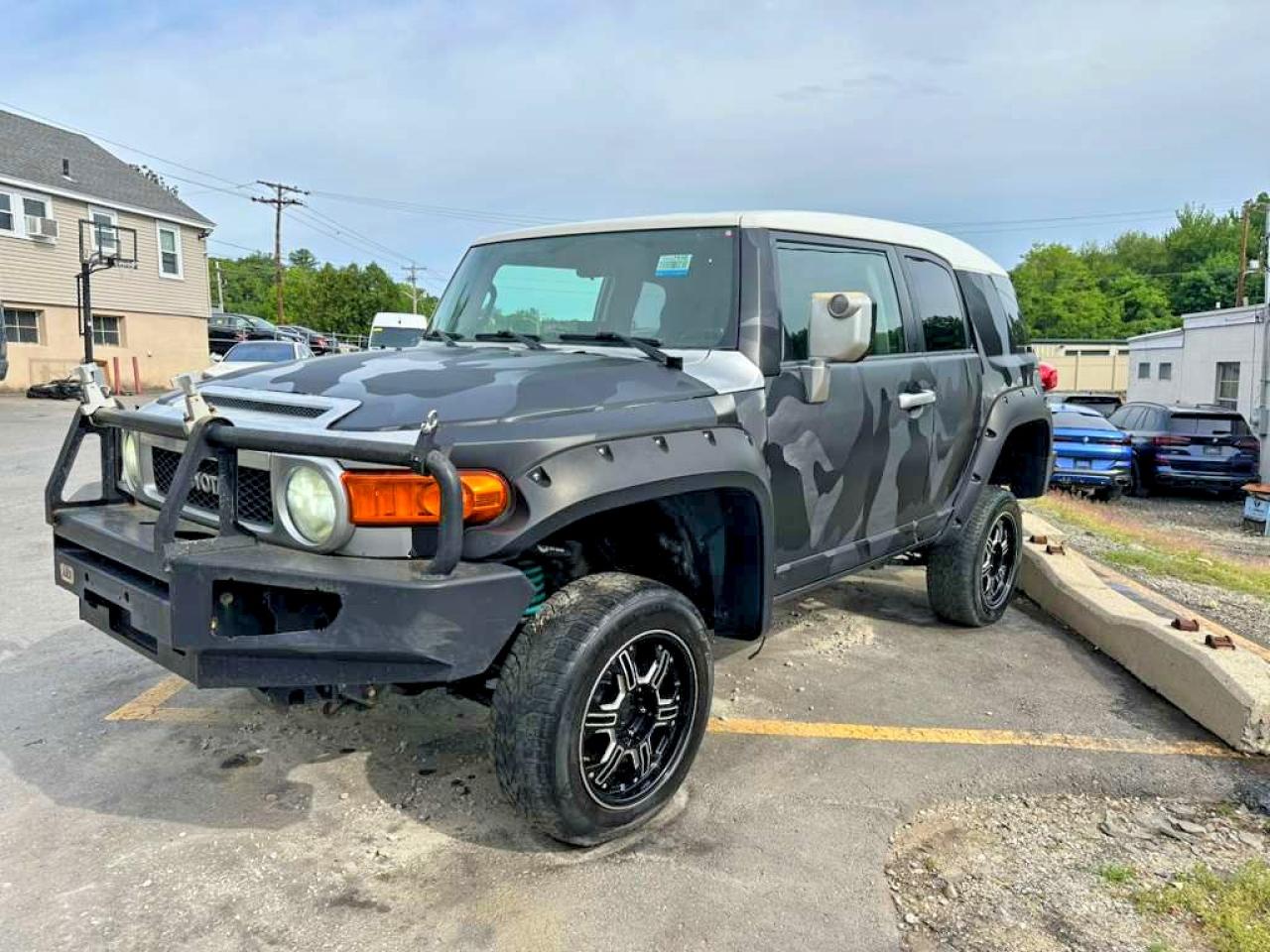 2007 Toyota FJ Cruiser, VIN JTEBU11F470062514 — Minor dents and scratches