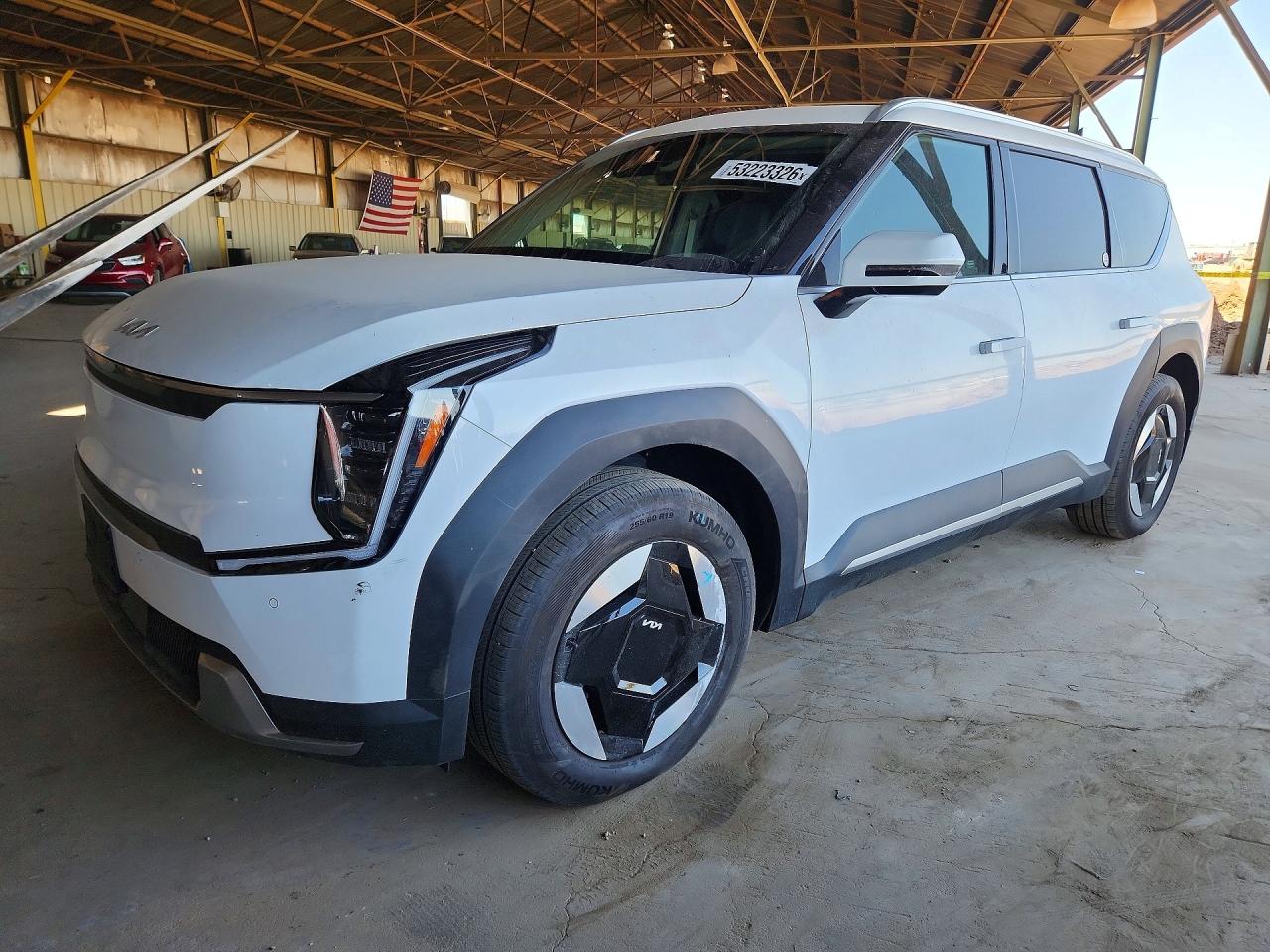 2025 Kia EV9 Wind, VIN 5XYAFFS59SG001031 — Rear end