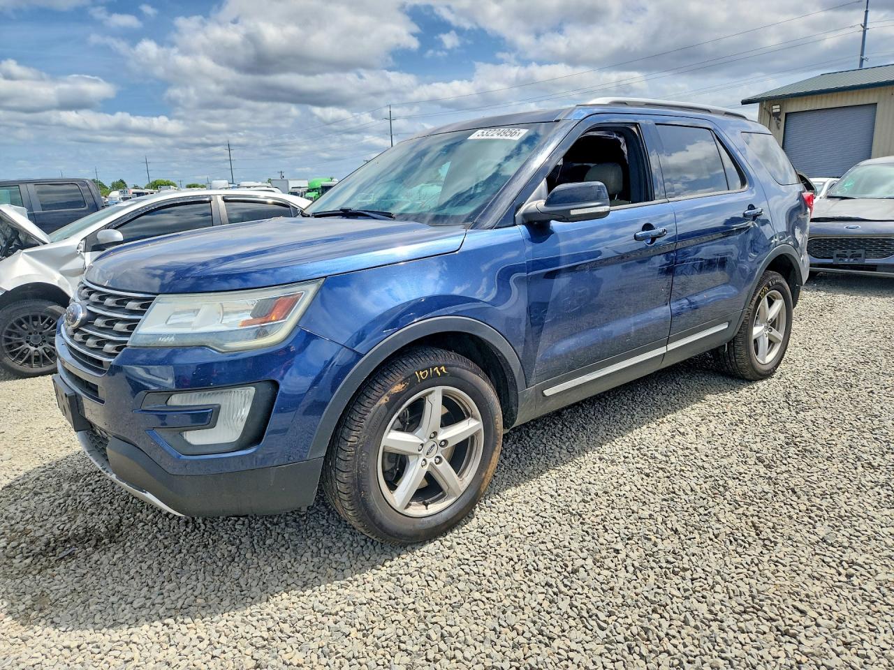 2016 Ford Explorer XLT, VIN 1FM5K8D85GGB74903 — Side