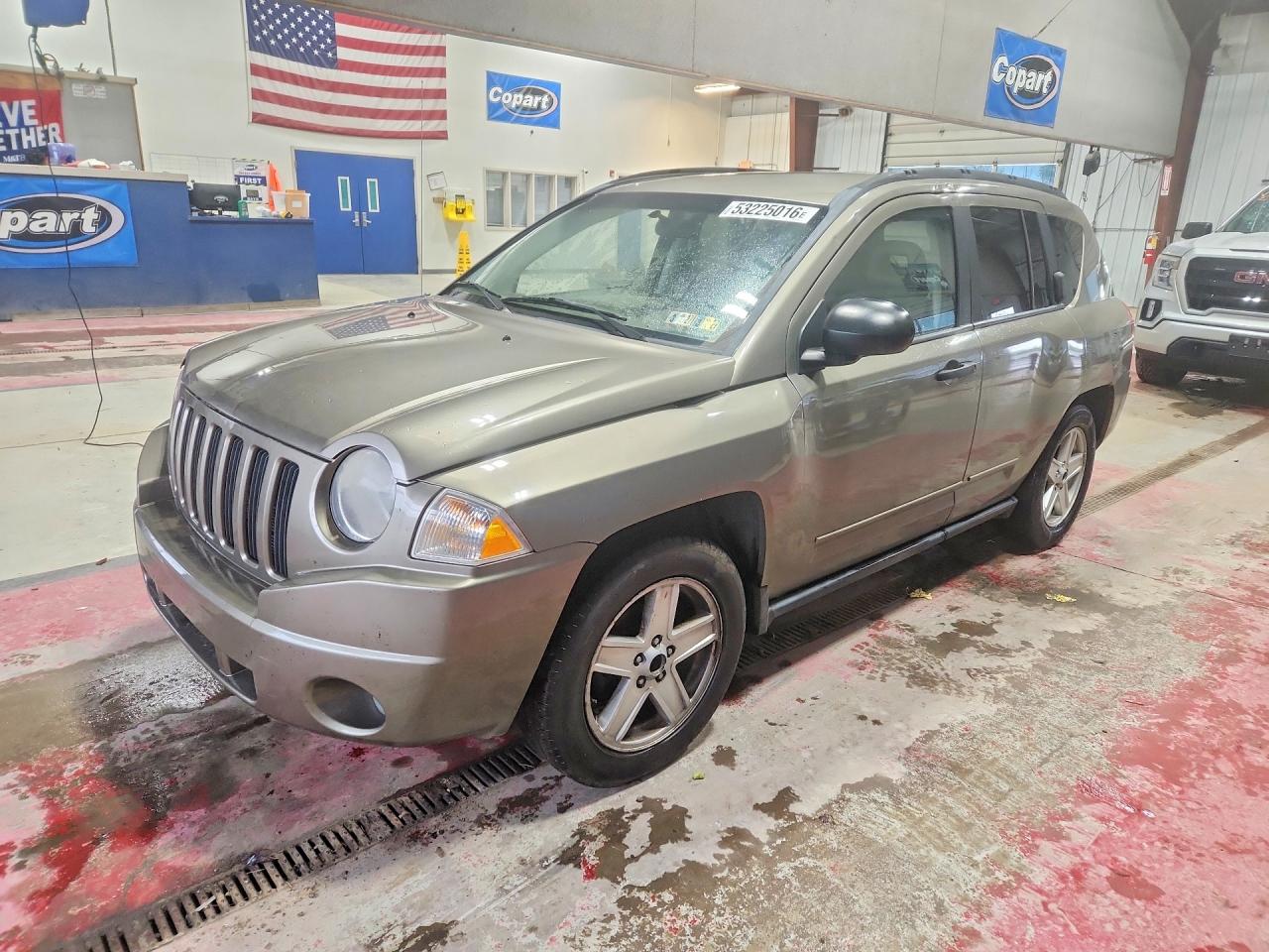 2008 Jeep Compass Sport, VIN 1J8FF47WX8D679170 — Перед