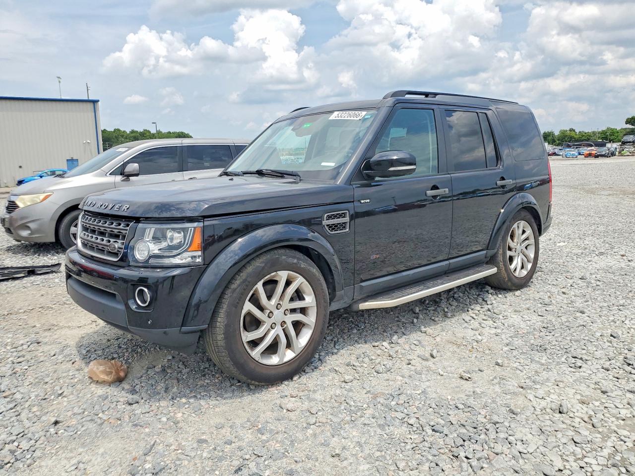 2016 Land Rover LR4 HSE, VIN SALAG2V60GA824604 — Minor dents and scratches