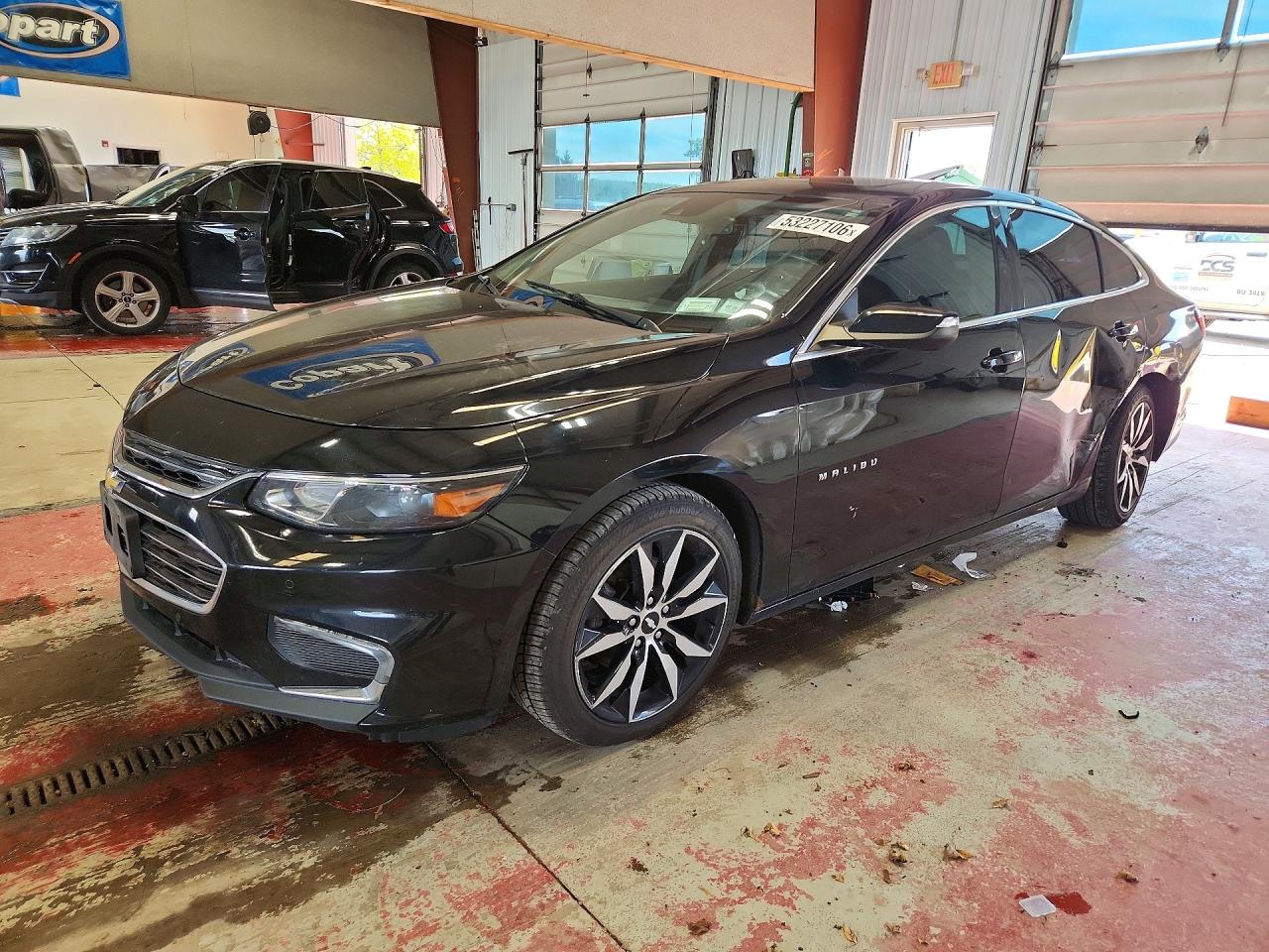 2018 Chevrolet Malibu LT, VIN 1G1ZD5ST4JF131519 — Side