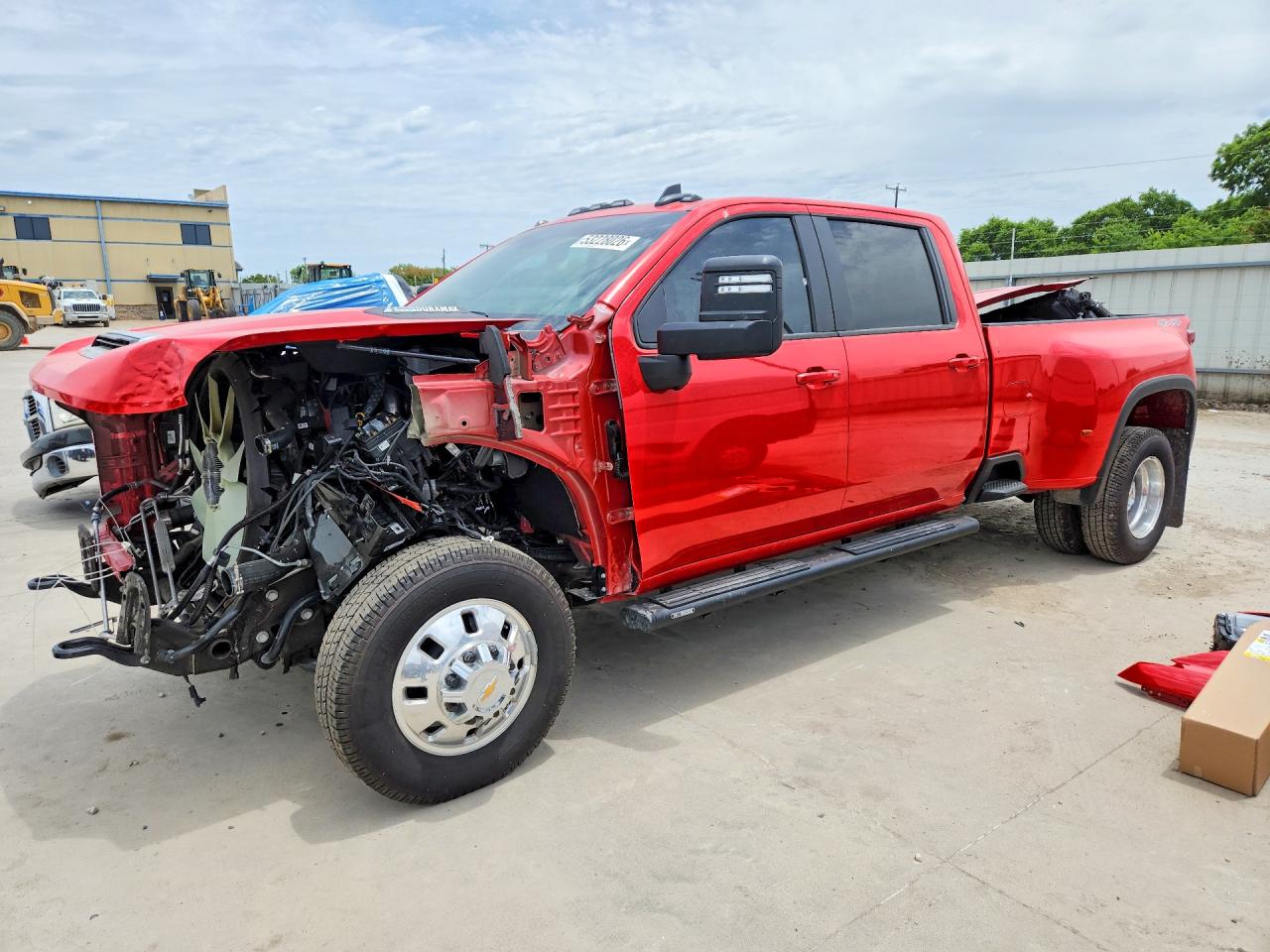 2026 Chevrolet Silverado 3500HD LT, VIN 1GC4KTEY9TF129531 — Front end