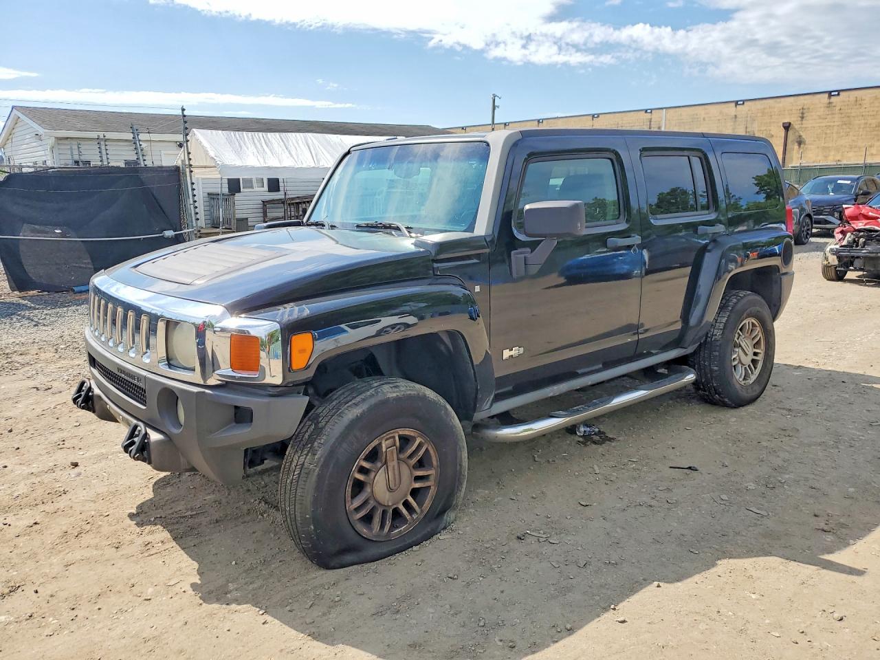 2007 Hummer H3 SUV, VIN 5GTDN13E078101088 — Undercarriage