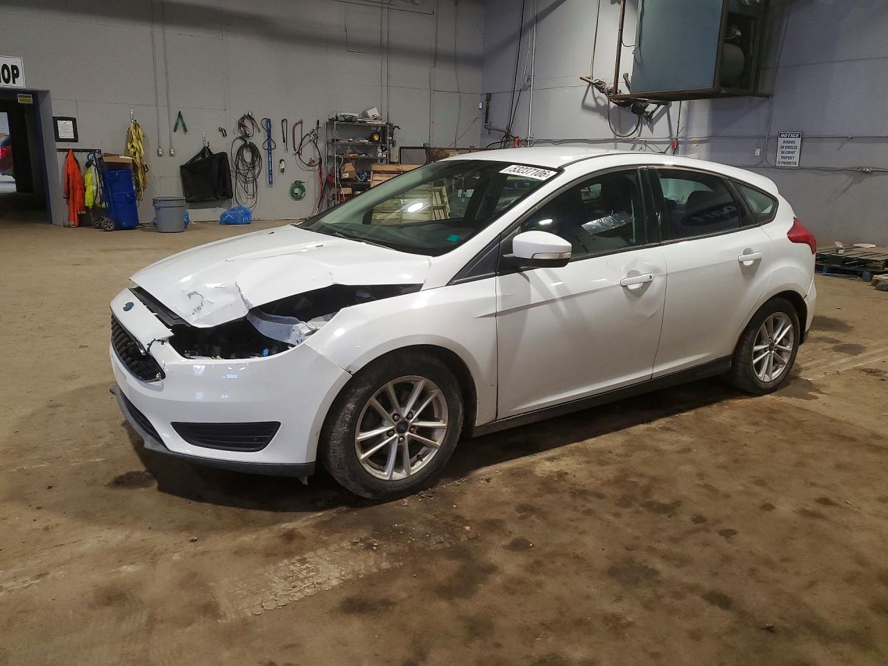 2015 Ford Focus SE, VIN 1FADP3K25FL248383 — Front end
