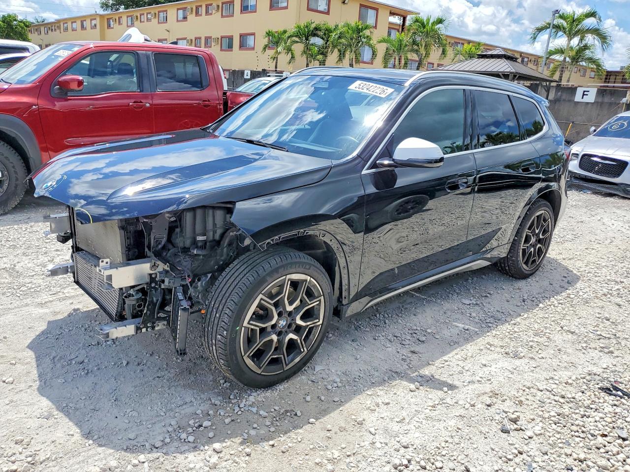 2023 BMW X1 xDrive28i, VIN WBX73EF08P5W11744 — Front end