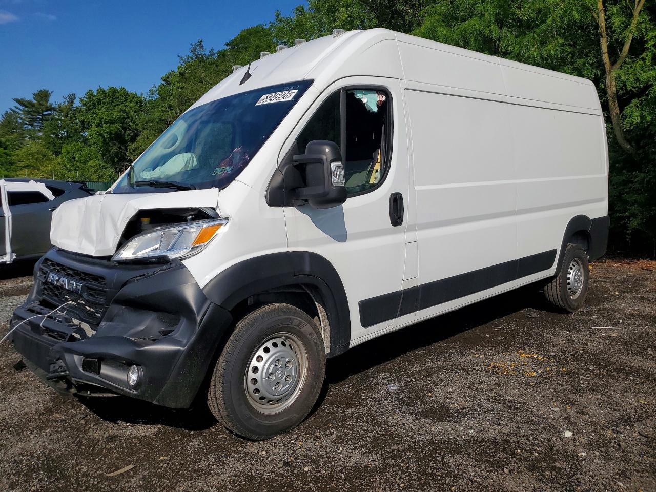 2026 Ram ProMaster Cargo Tradesman, VIN 3C6LRVDG7TE151766 — Перед